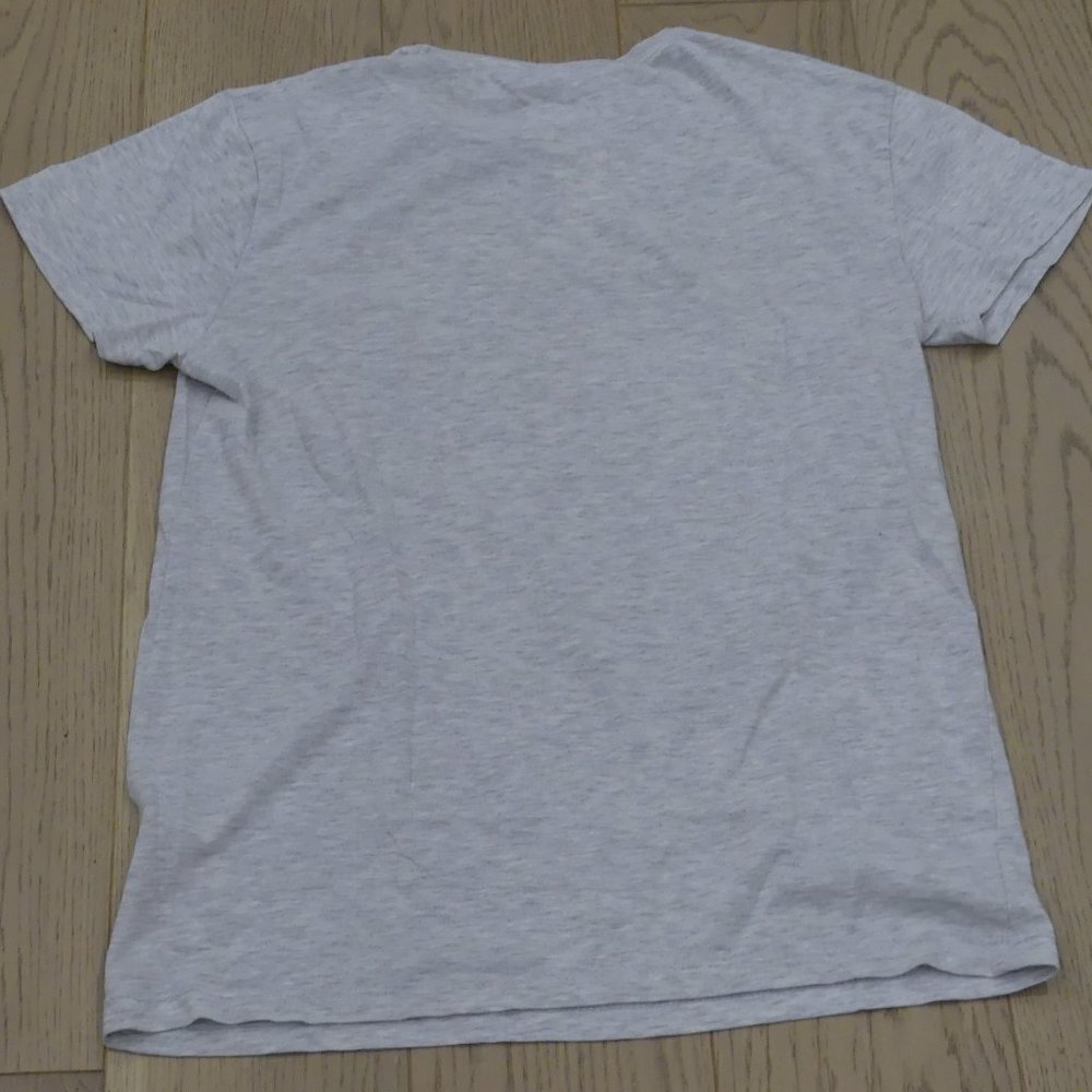 Pokemon 2016 Bioworld Europe Pikachu Pika Grey Small T-Shirt - Picture 5 of 5